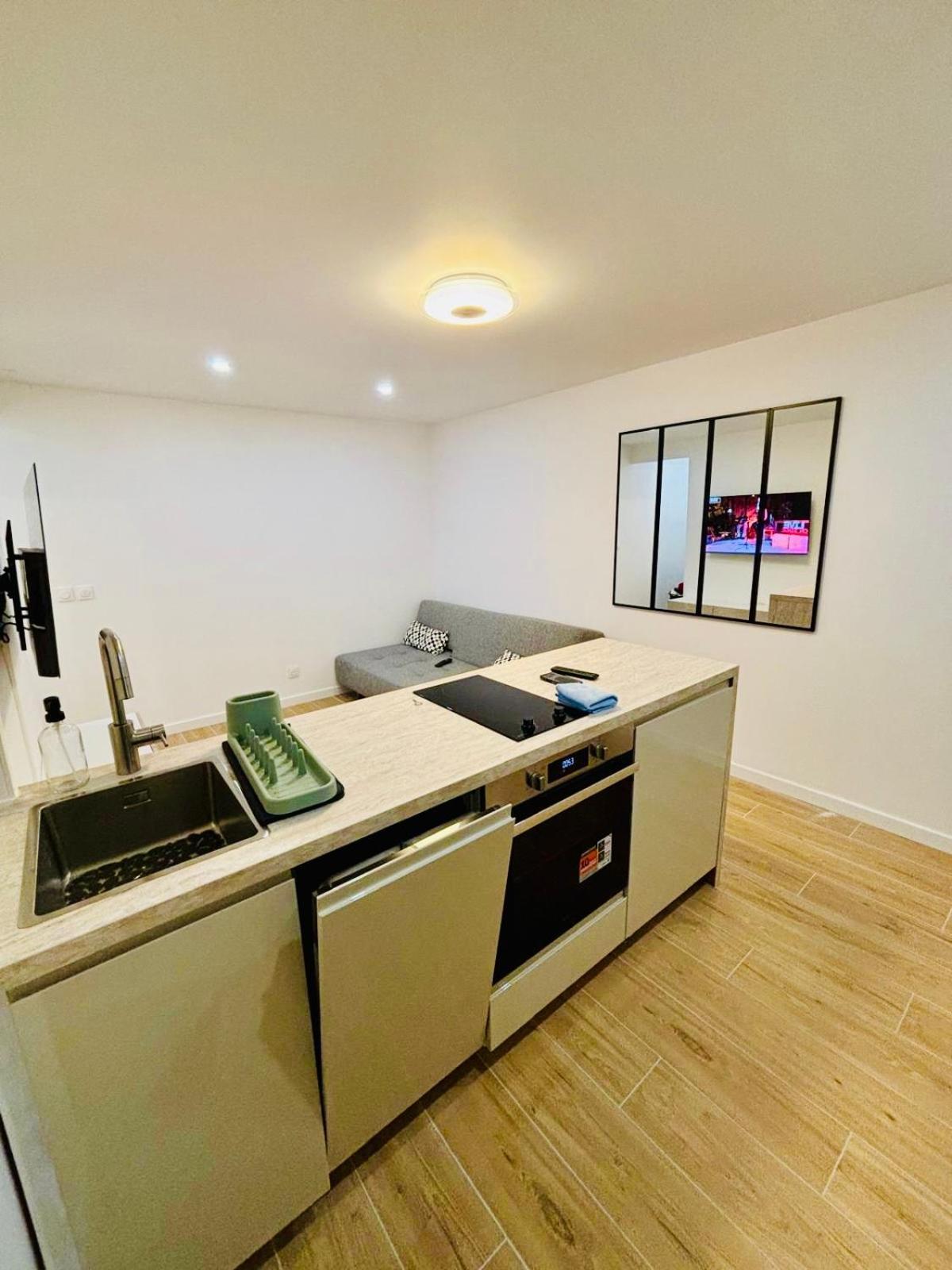 Joli Appartement Renove Incluant Parking A 10 Min De Paris Nanterre Exteriér fotografie