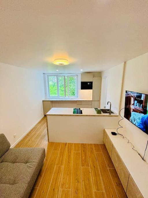 Joli Appartement Renove Incluant Parking A 10 Min De Paris Nanterre Exteriér fotografie
